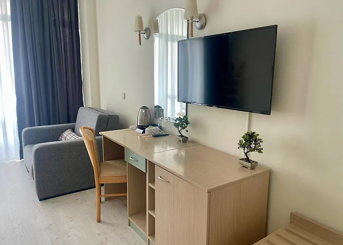 Grand Nirvana 호텔