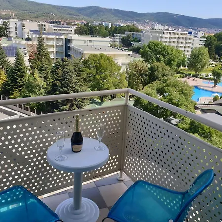 Hotel Grand Nirvana