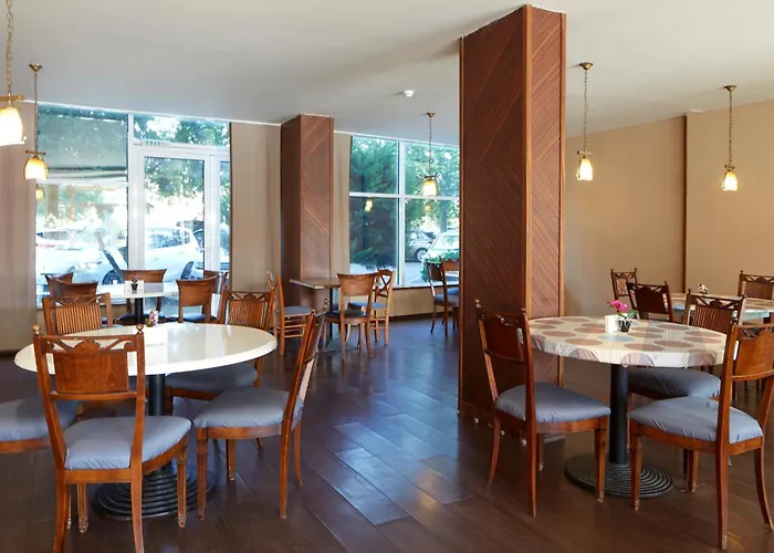 Ξενοδοχείο Grand Nirvana