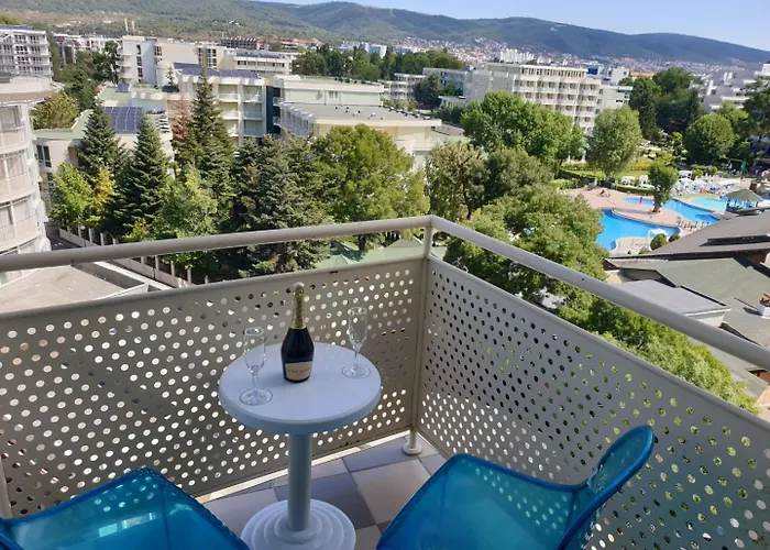 Ξενοδοχείο Grand Nirvana