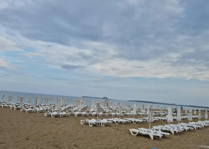 Ξενοδοχείο Grand Nirvana Σάνι Μπιτς